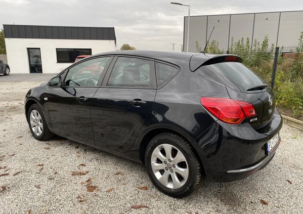 Opel Astra cena 37999 przebieg: 173000, rok produkcji 2015 z Rumia małe 667